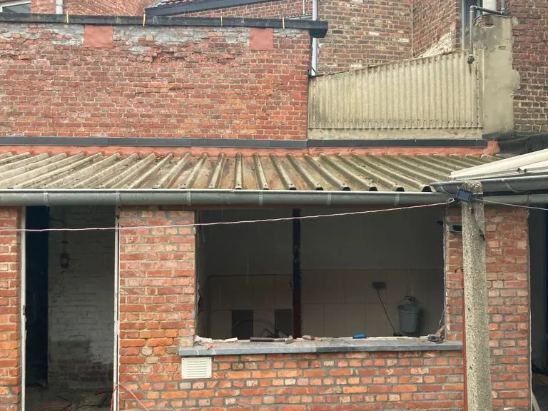 Nieuwe achterbouw in Leuven, voor de werken