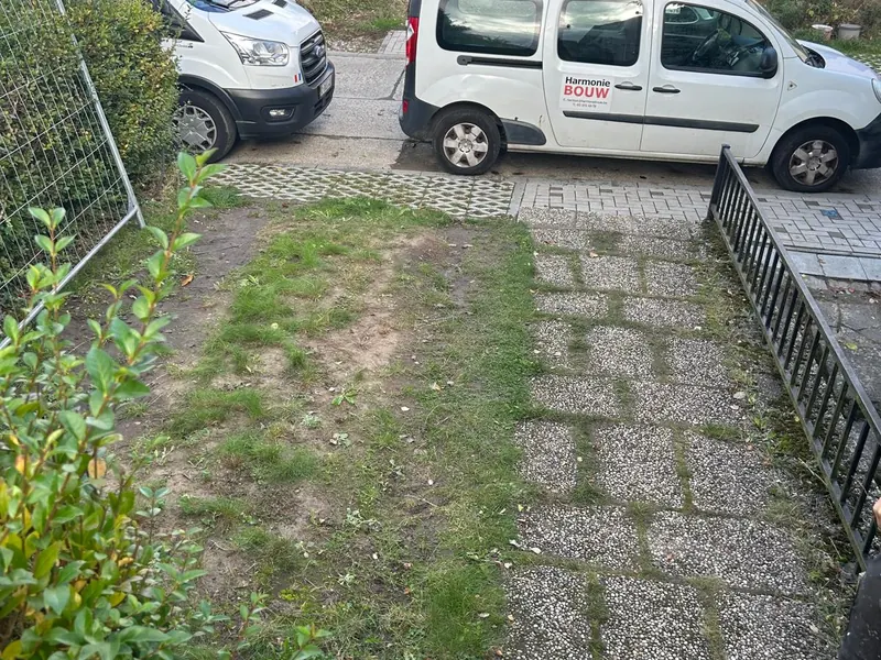 oprit en voorzijde bij de start