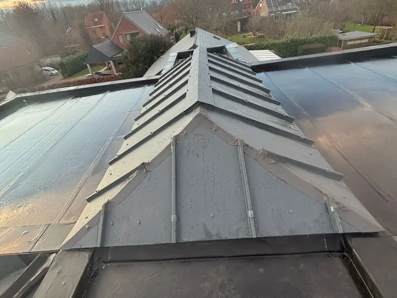 zinken nok en felsbanen, detail bij zonsondergang